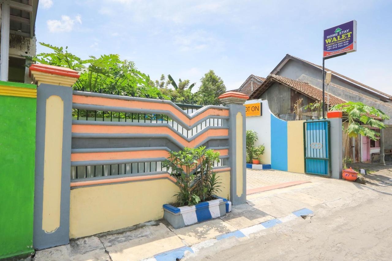 Oyo 2440 Wallet Family Residence Syariah Lumajang Exterior photo